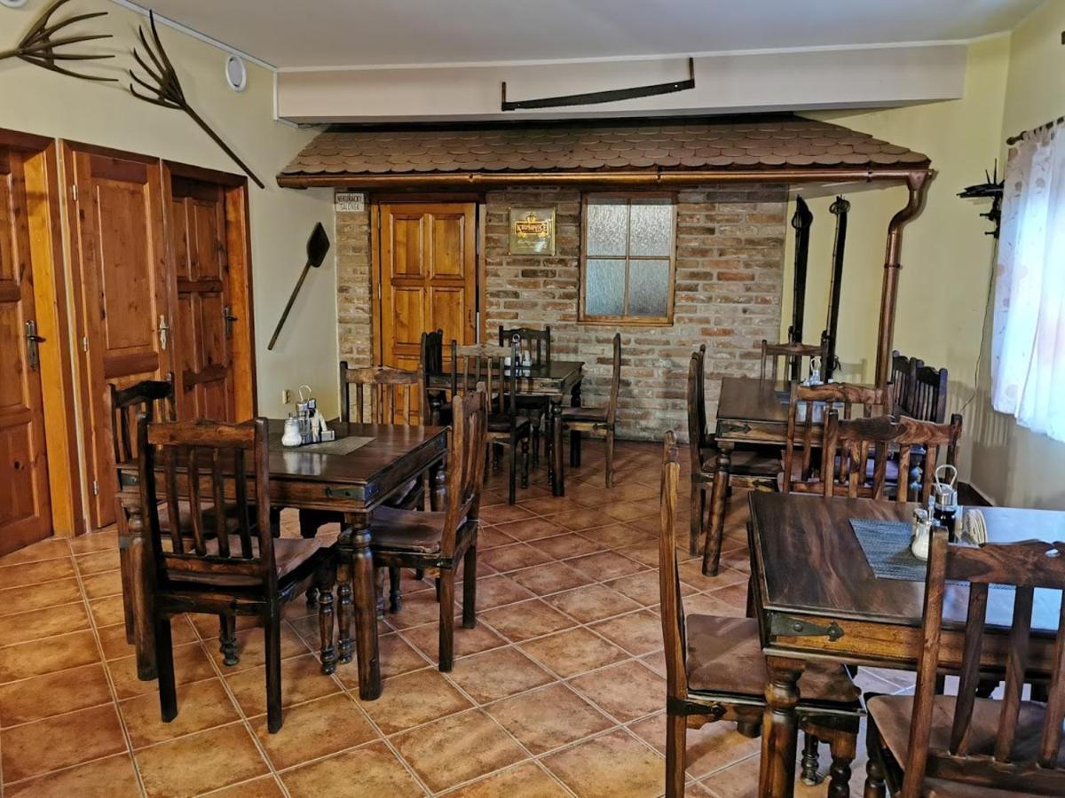 Restaurace A Penzion U Jessyho Perná Exterior photo